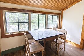 Hibiscus Coffee & Guesthouse