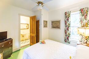 Hibiscus Coffee & Guesthouse