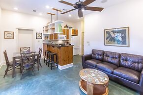 Hibiscus Coffee & Guesthouse