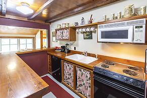 Hibiscus Coffee & Guesthouse