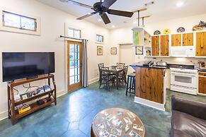 Hibiscus Coffee & Guesthouse