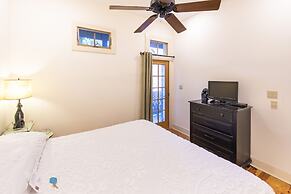 Hibiscus Coffee & Guesthouse