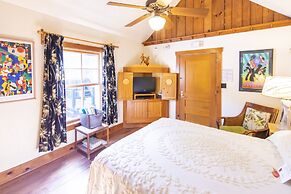 Hibiscus Coffee & Guesthouse