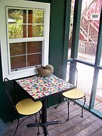 Hibiscus Coffee & Guesthouse