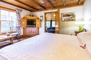 Hibiscus Coffee & Guesthouse