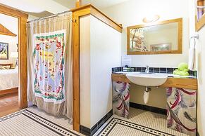 Hibiscus Coffee & Guesthouse