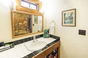 Hibiscus Coffee & Guesthouse