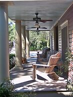 Hibiscus Coffee & Guesthouse