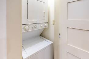 Hibiscus Coffee & Guesthouse