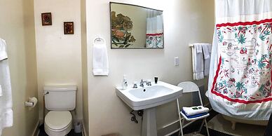 Hibiscus Coffee & Guesthouse