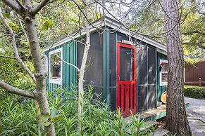 Hibiscus Coffee & Guesthouse