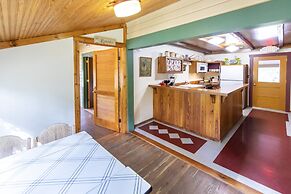 Hibiscus Coffee & Guesthouse