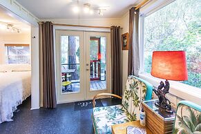 Hibiscus Coffee & Guesthouse