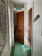 Hibiscus Coffee & Guesthouse