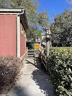 Hibiscus Coffee & Guesthouse