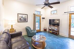 Hibiscus Coffee & Guesthouse