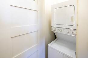 Hibiscus Coffee & Guesthouse