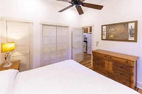 Hibiscus Coffee & Guesthouse