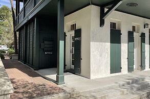 Hibiscus Coffee & Guesthouse