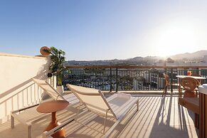 U Magic Palace Hotel