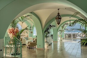 Therasia Resort Sea & Spa - The Leading Hotels of the World