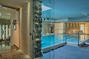 Therasia Resort Sea & Spa - The Leading Hotels of the World