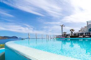 Therasia Resort Sea & Spa - The Leading Hotels of the World