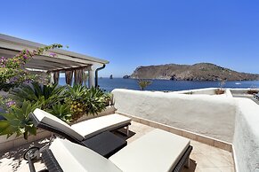 Therasia Resort Sea & Spa - The Leading Hotels of the World