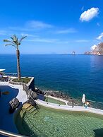 Therasia Resort Sea & Spa - The Leading Hotels of the World