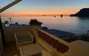 Therasia Resort Sea & Spa - The Leading Hotels of the World