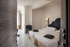 Therasia Resort Sea & Spa - The Leading Hotels of the World