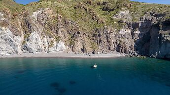 Therasia Resort Sea & Spa - The Leading Hotels of the World