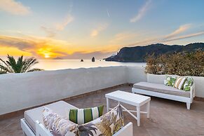 Therasia Resort Sea & Spa - The Leading Hotels of the World