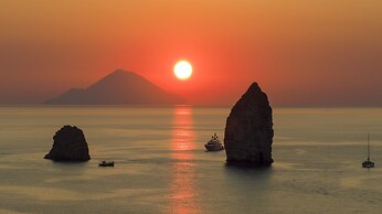 Therasia Resort Sea & Spa - The Leading Hotels of the World