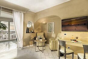 Therasia Resort Sea & Spa - The Leading Hotels of the World