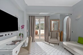 Therasia Resort Sea & Spa - The Leading Hotels of the World