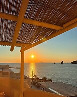 Therasia Resort Sea & Spa - The Leading Hotels of the World