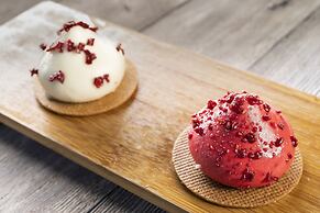 Therasia Resort Sea & Spa - The Leading Hotels of the World