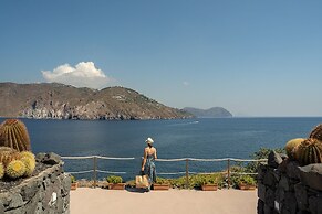 Therasia Resort Sea & Spa - The Leading Hotels of the World