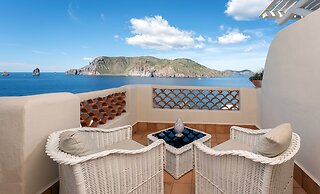 Therasia Resort Sea & Spa - The Leading Hotels of the World