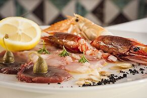 Therasia Resort Sea & Spa - The Leading Hotels of the World