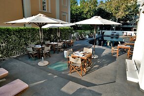 Le Rose Suite Hotel