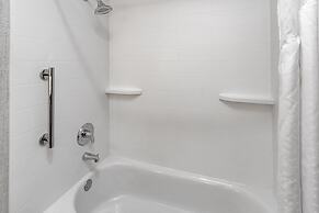 Holiday Inn Express Hotel & Suites Roseville-Galleria Area by IHG