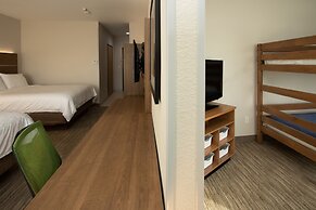 Holiday Inn Express Hotel & Suites Roseville-Galleria Area by IHG