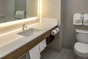 Holiday Inn Express Hotel & Suites Roseville-Galleria Area by IHG