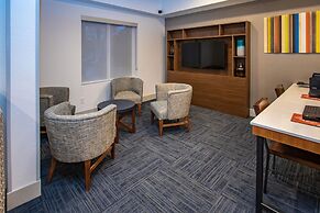 Holiday Inn Express Hotel & Suites Roseville-Galleria Area by IHG