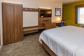 Holiday Inn Express Hotel & Suites Roseville-Galleria Area by IHG