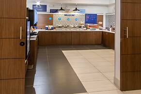 Holiday Inn Express Hotel & Suites Roseville-Galleria Area by IHG