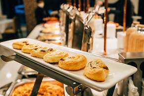 Holiday Inn Express Shanghai Putuo by IHG