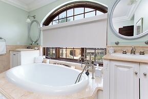 The Somerset on Grace Bay